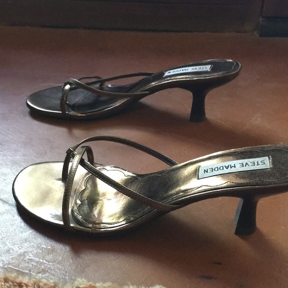Steve Madden Strappy Bronze Sandals Low Heels - Picture 6 of 10
